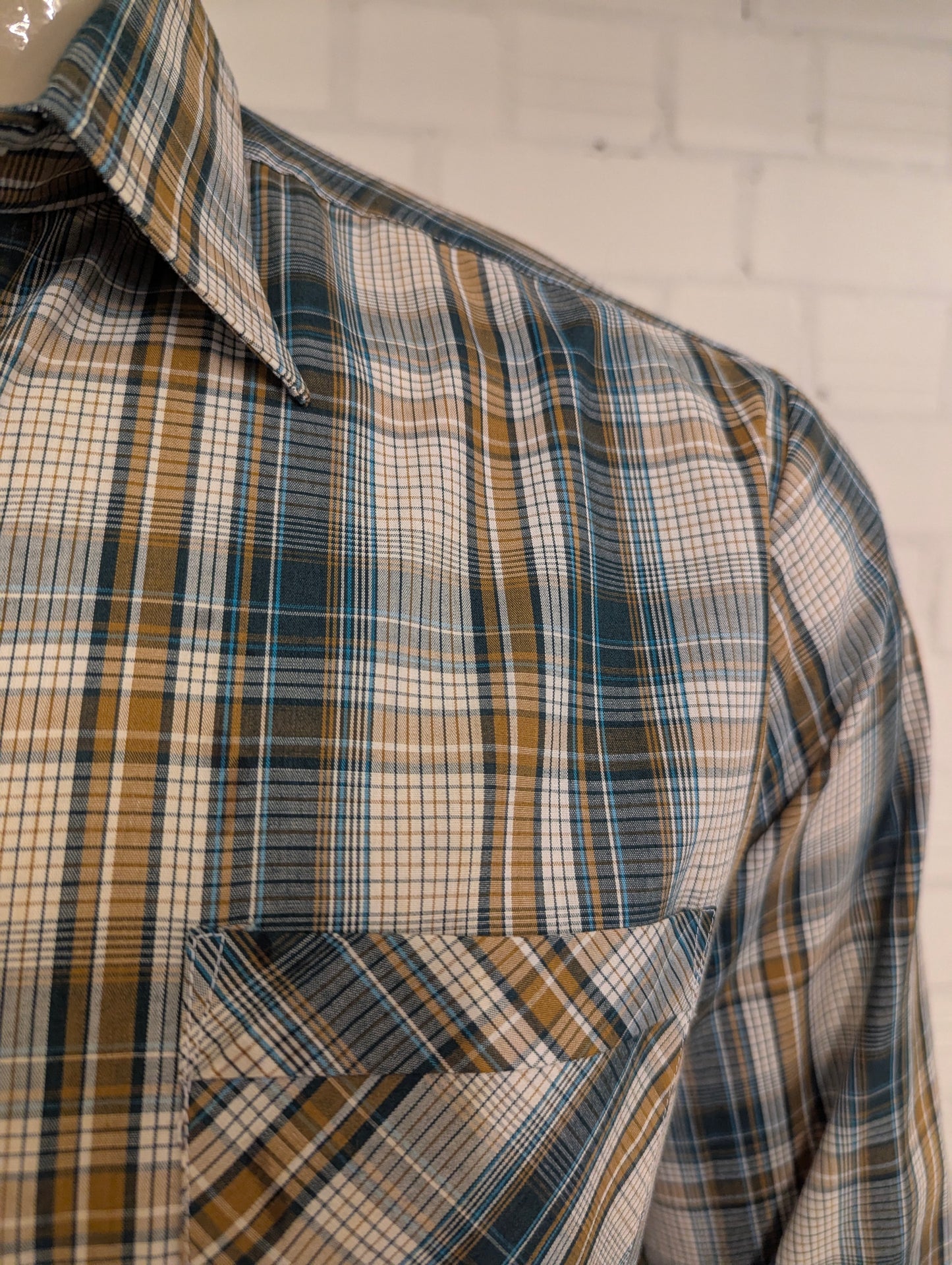 Dadi 70's style  overhemd met puntkraag. Groen Bruin Beige geruit. Maat XL.