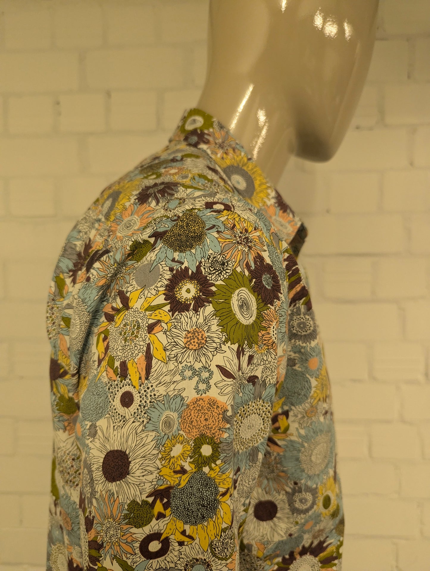 Tunevuse overhemd. Bruin Groen Gele print. Maat M.