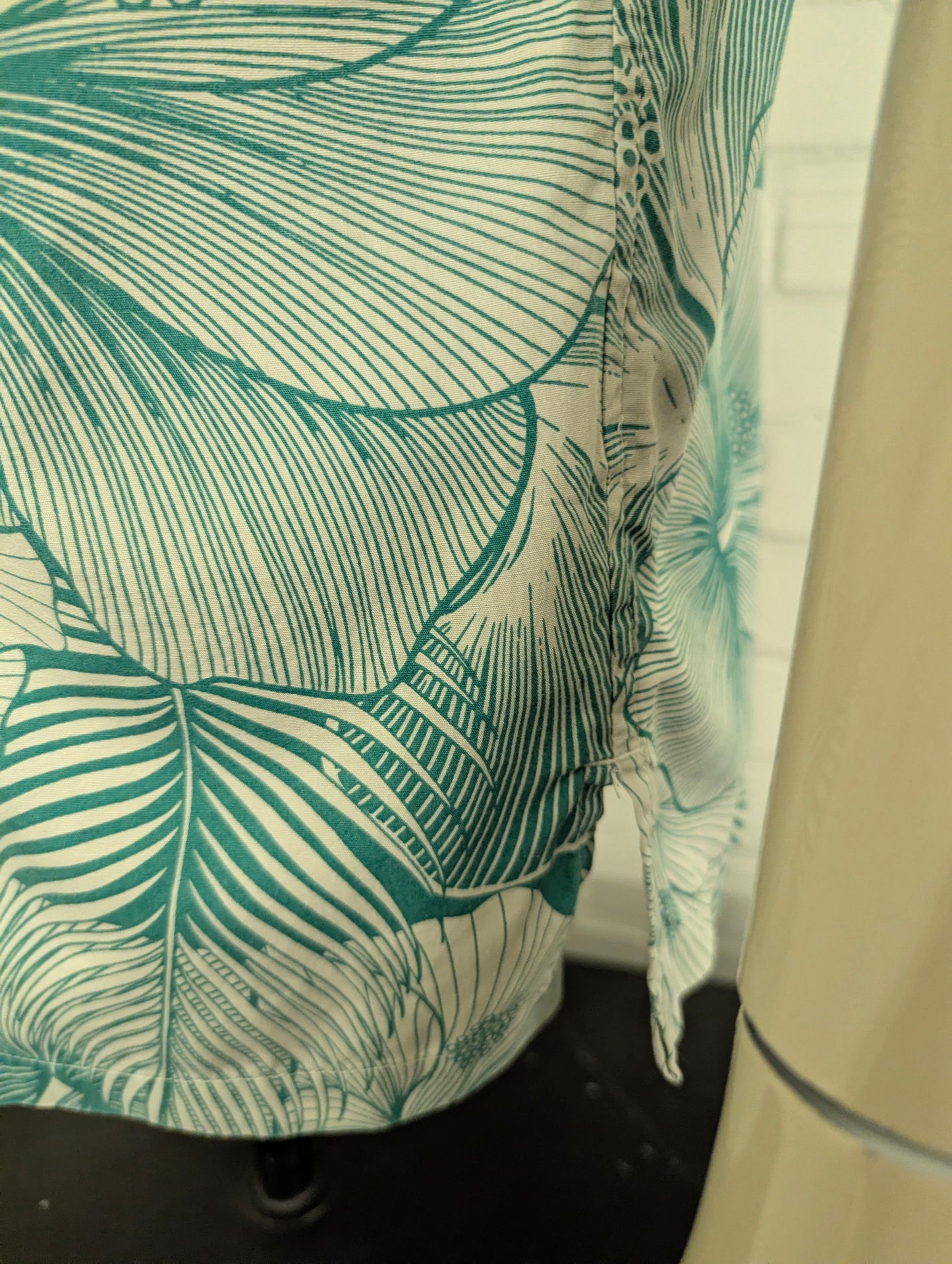 Cooke Street Hawaii overhemd korte mouw. Groen Grijs Blad motief. Maat L.