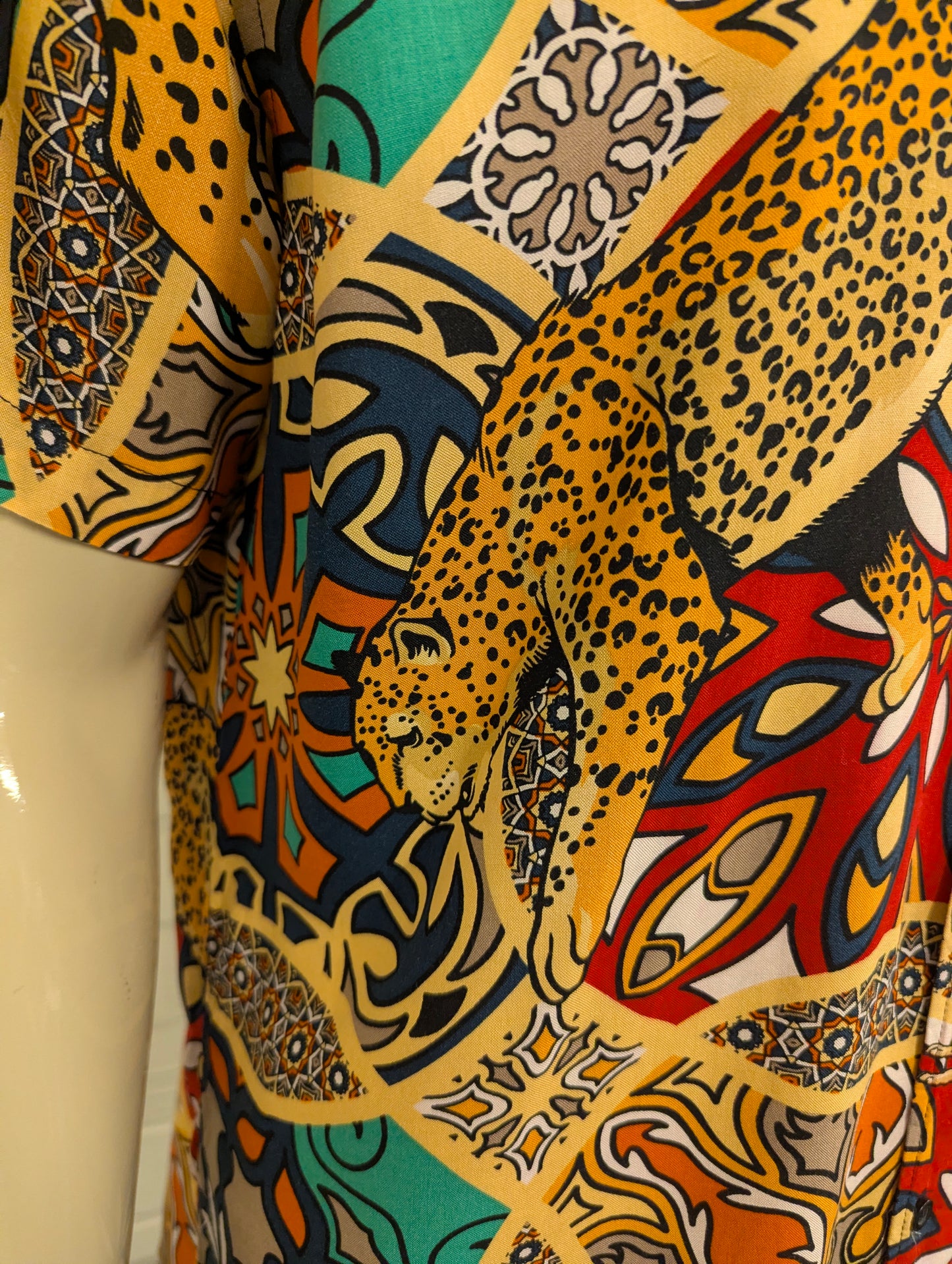 Reason overhemd korte mouw. Rood Geel Groen Oranje Tijger print. Maat XL.