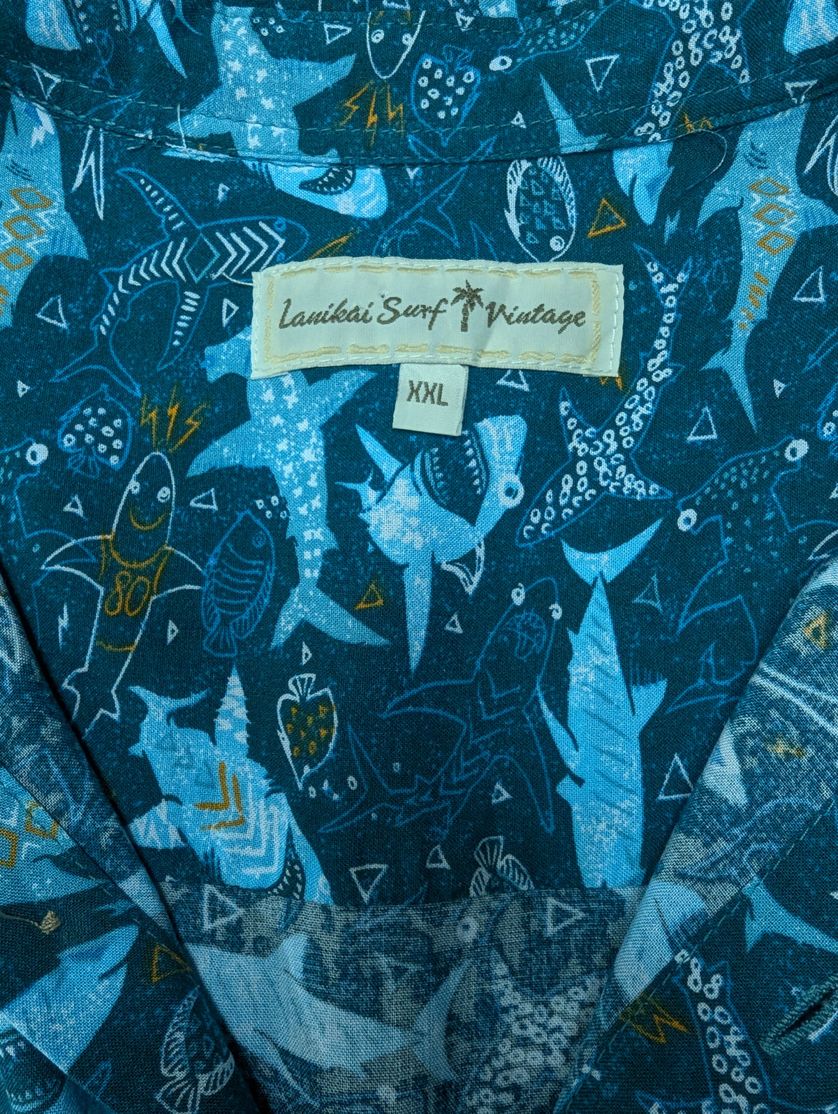 Lanikai Surf Vintage overhemd korte mouw. Blauw Wit Gele Haaien print. Maat 2XL / XXL.