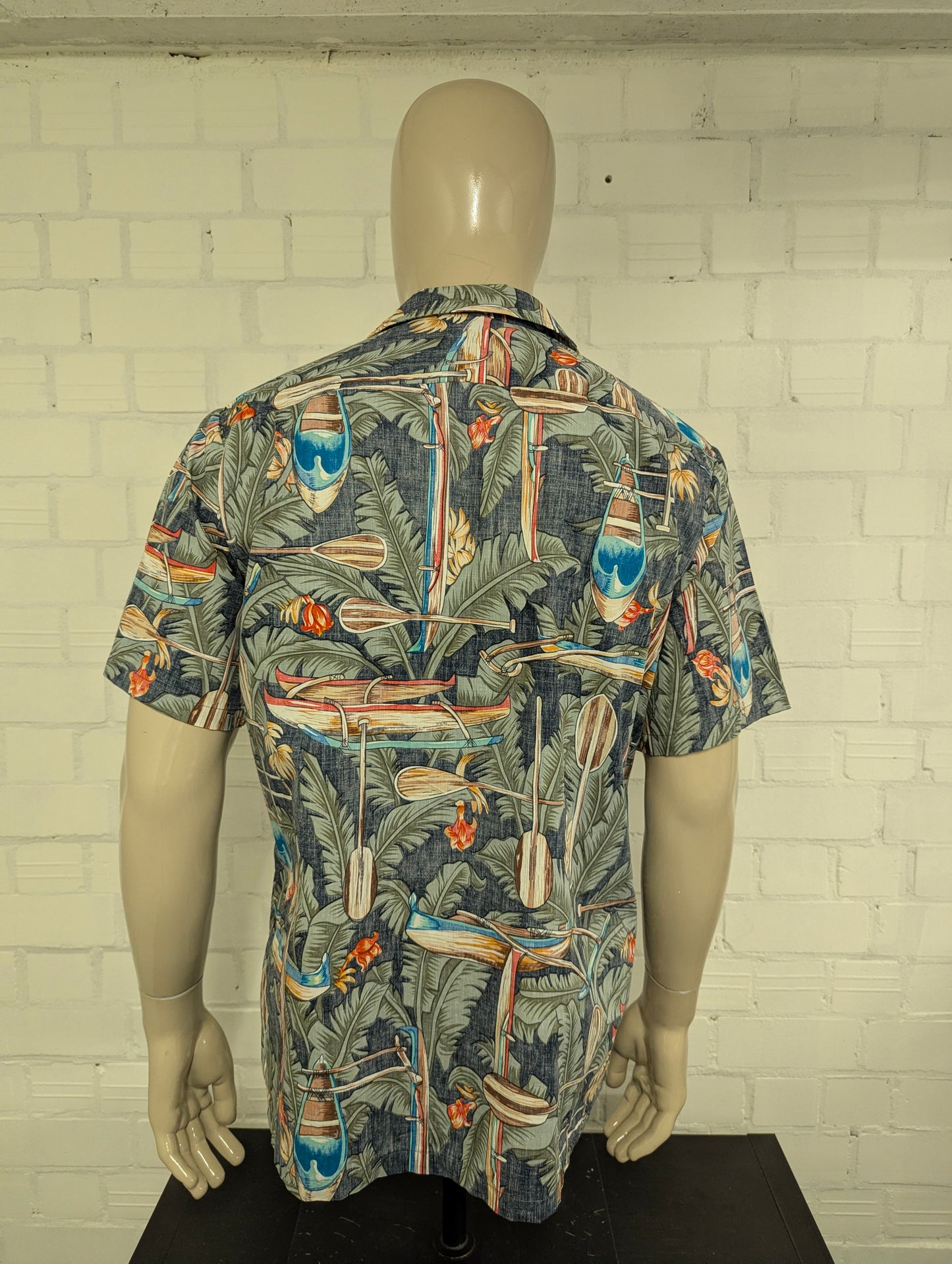 RJC Hawaii overhemd korte mouw. Gekleurde print. Maat L.