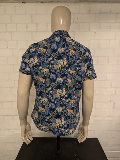 APT.9 overhemd korte mouw. Blauw Oranje Tijger Oerwoud print. Maat L. stretch.