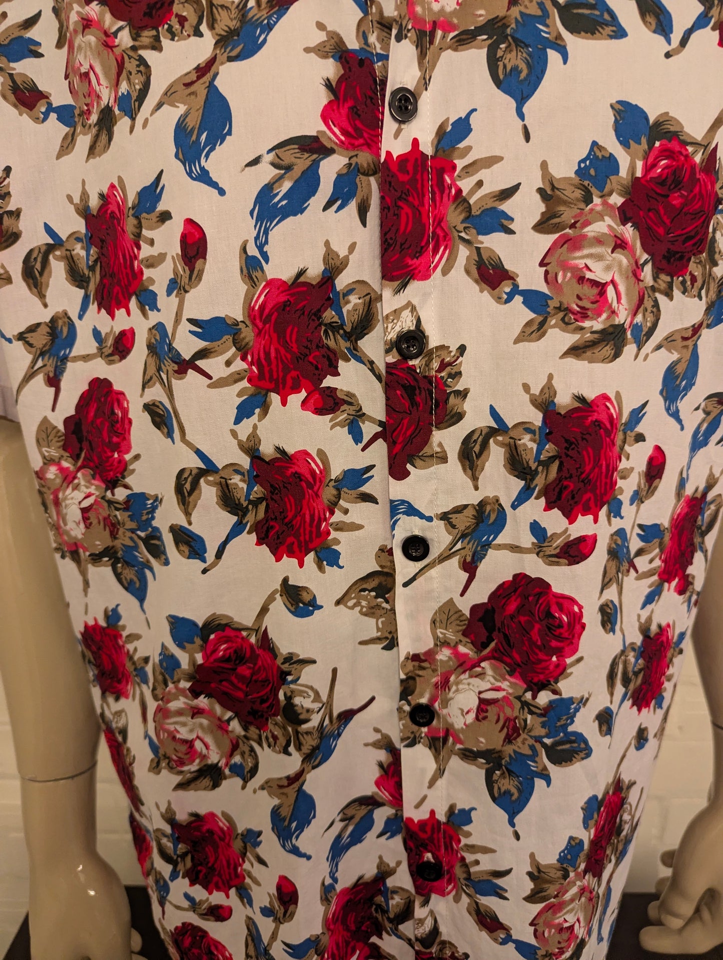 Vatpave overhemd korte mouw. Rood Roze Rozen print. Maat 2XL / XXL.