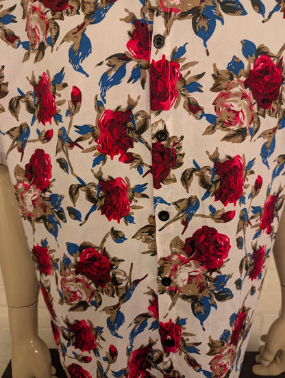 Vatpave overhemd korte mouw. Rood Roze Rozen print. Maat 2XL / XXL.