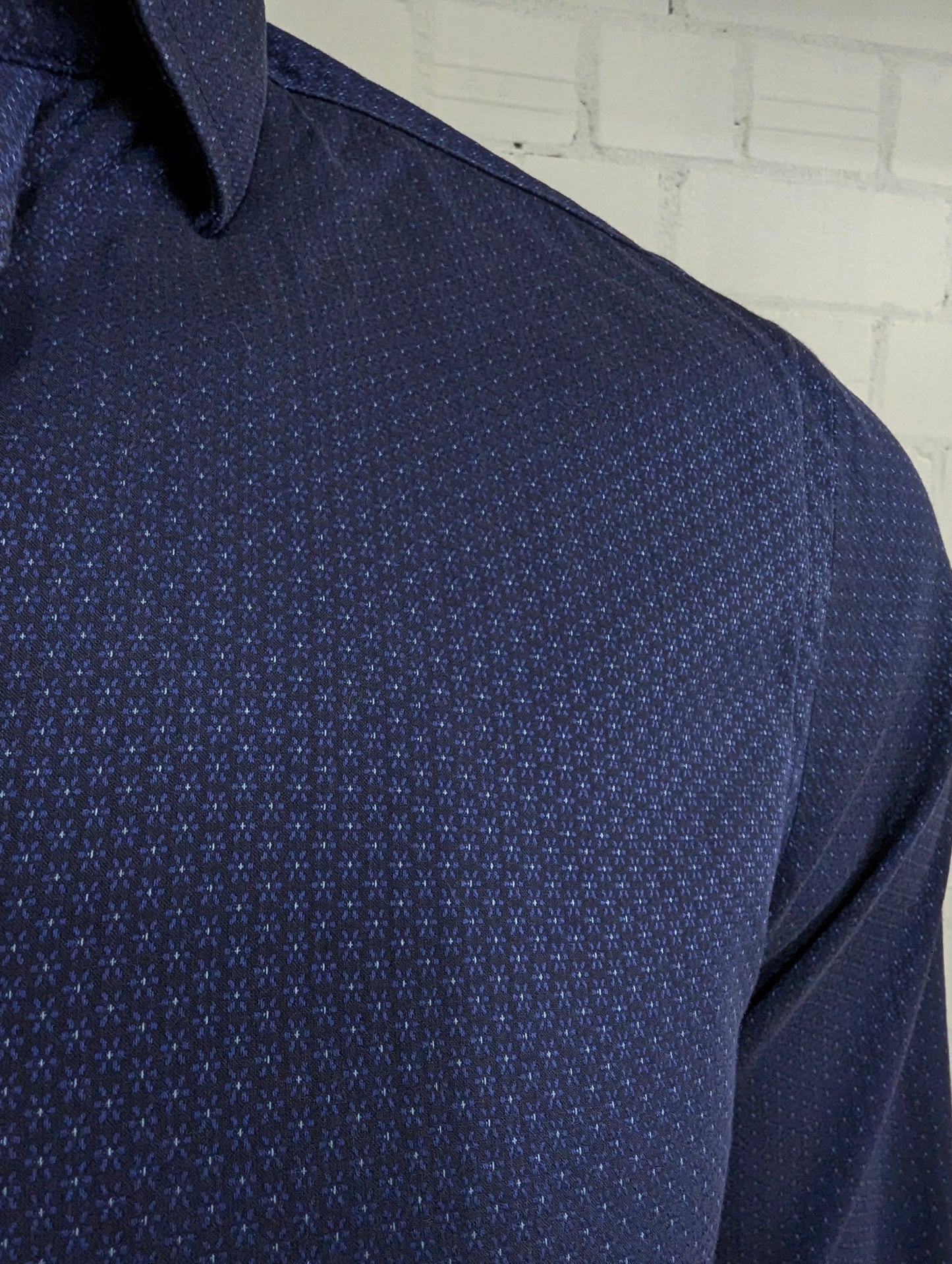 Olymp Signature overhemd. Donker Blauwe Bloemetjes motief. Maat M. tailored fit.