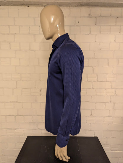 Olymp Signature overhemd. Donker Blauwe Bloemetjes motief. Maat M. tailored fit.