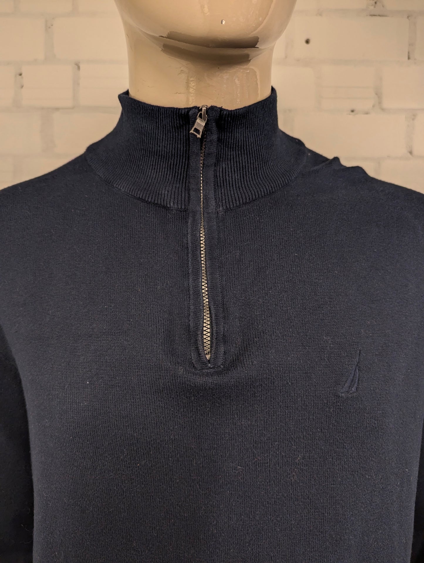 Nautica Quarter Zip trui met korte rits. Donker Blauw gekleurd. Maat L.