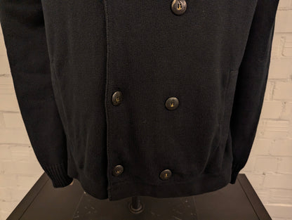 Nautica dik a-symmetrisch vest met knopen. Zwart gekleurd. Maat 2XL / XXL.