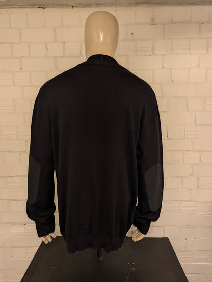Nautica Quarter Zip trui met rits en borstzak en elleboogstukken. Zwart gekleurd. Maat 2XL / XXL.