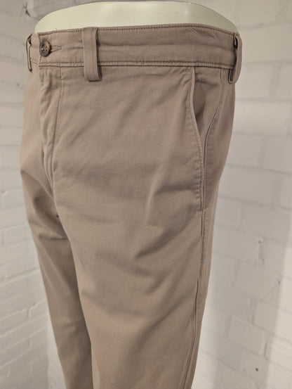 Dockers broek. Beige gekleurd. Maat W36 - L34. slim fit.