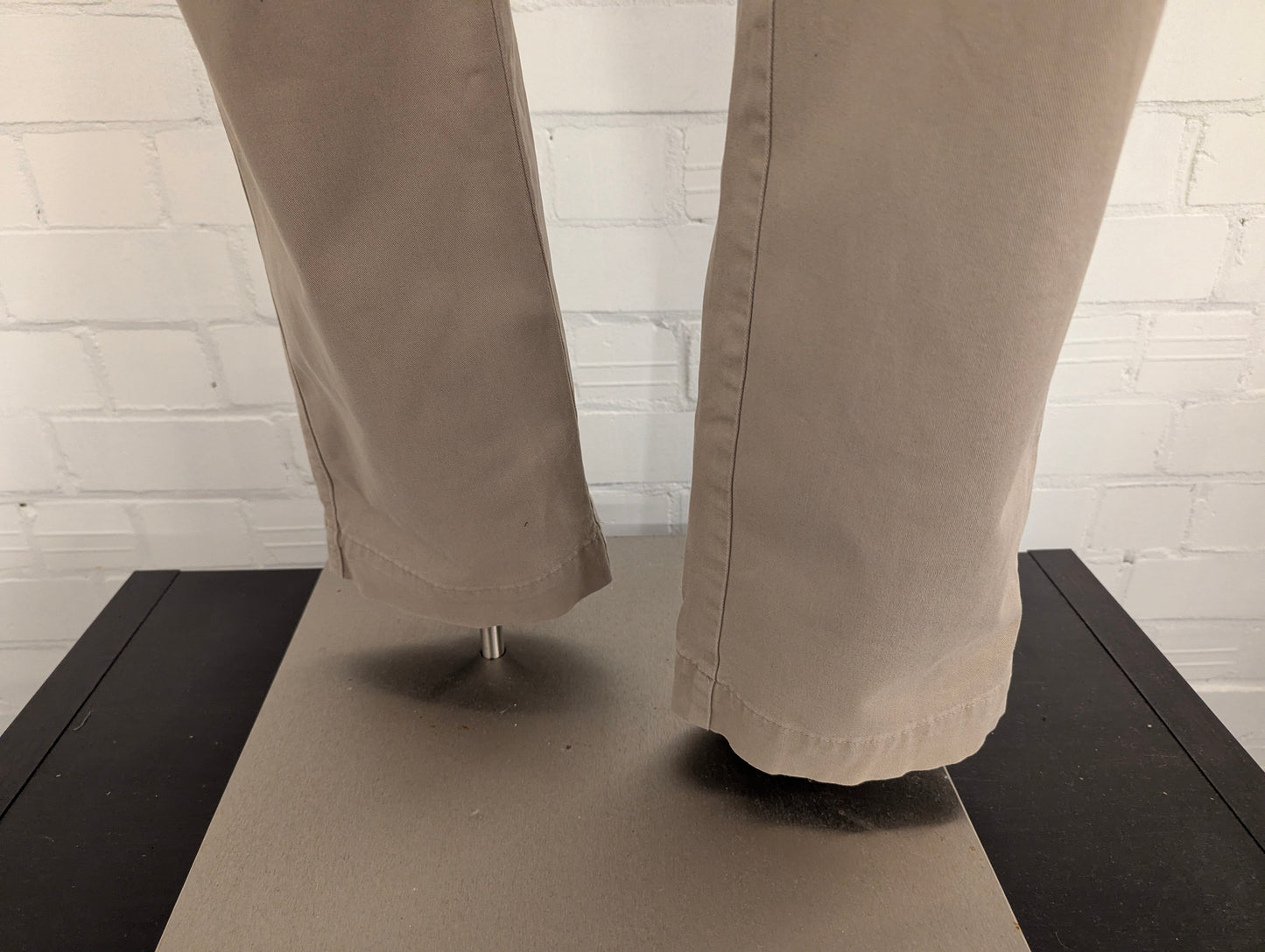 Dockers broek. Beige gekleurd. Maat W36 - L34. slim fit.