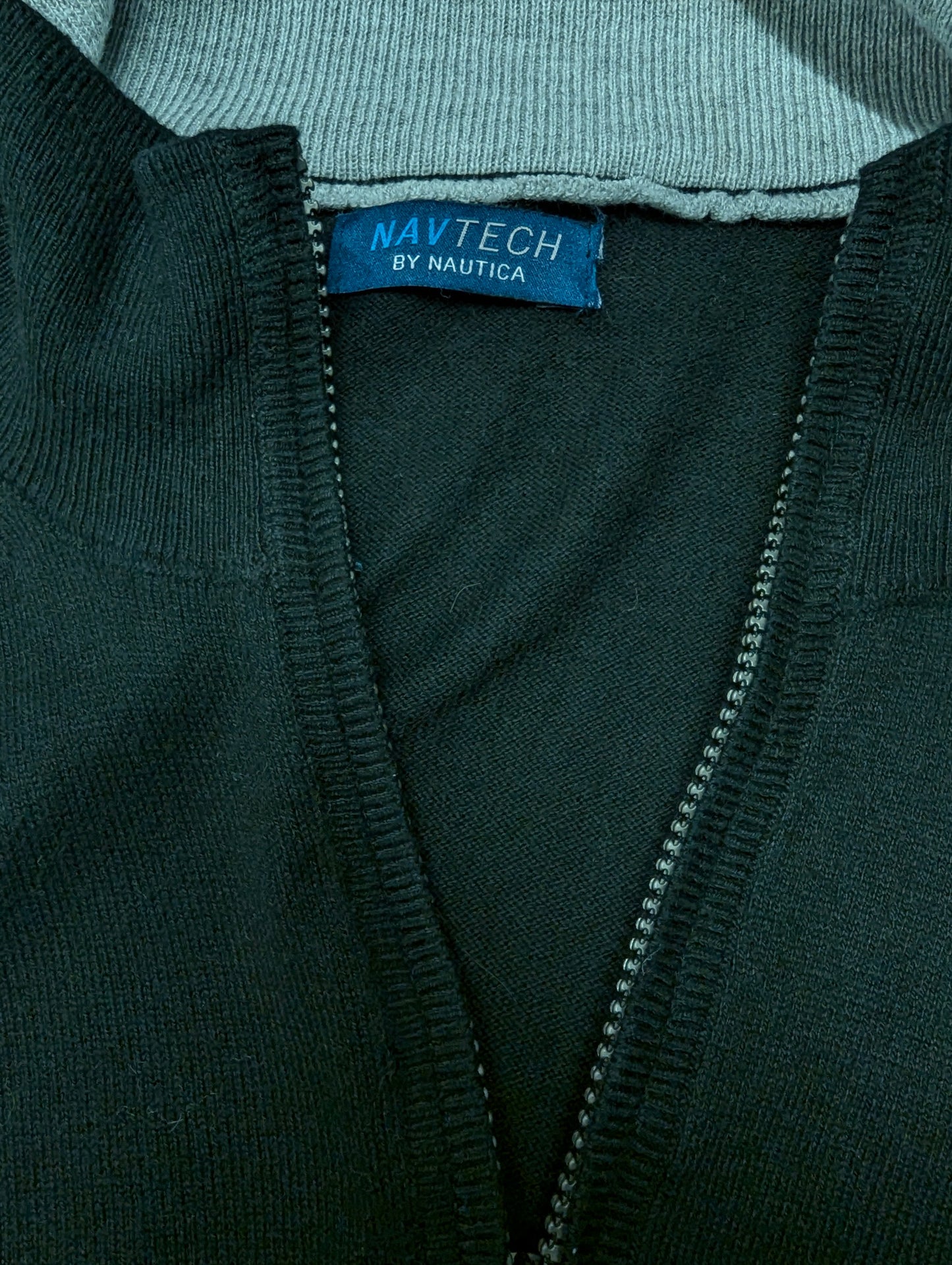 Nautica Navtech Quarterzip trui met korte rits. Zwart gekleurd. Maat XL.