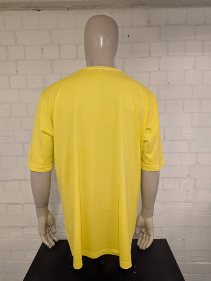 Paul & Shark shirt. Geel met opdruk. Maat 2XL / XXL.