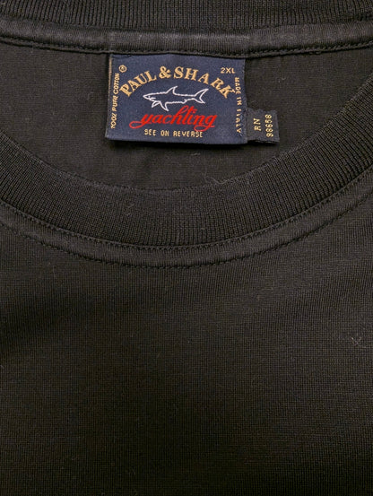 Paul & Shark shirt met borstzakje. Zwart gekleurd. Maat 2XL / XXL.