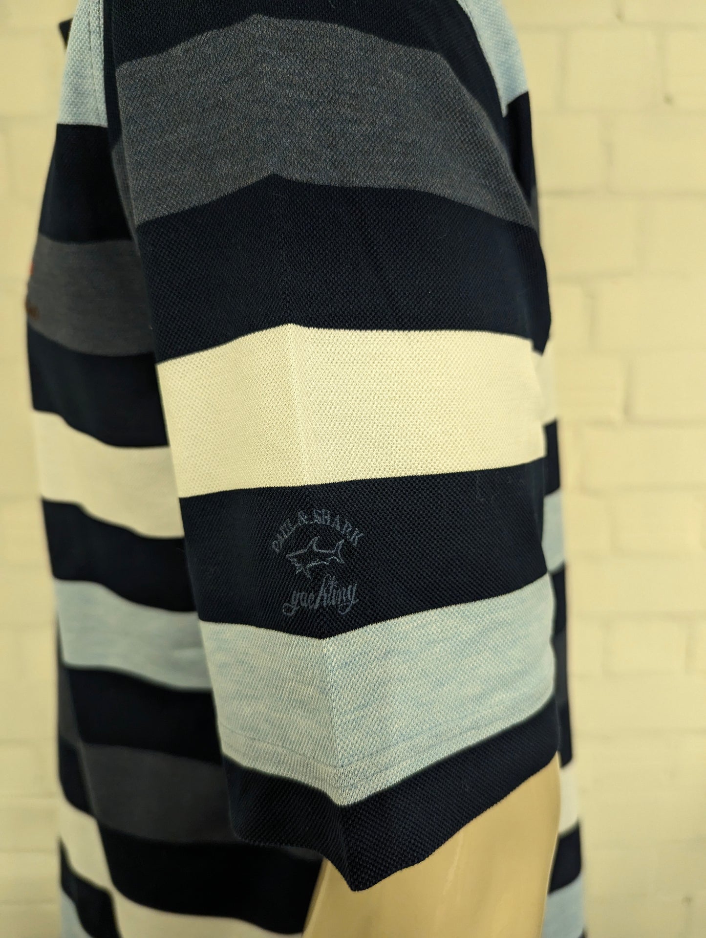 Paul & Shark polo. Blauw gestreept motief. Maat 2XL / XXL.