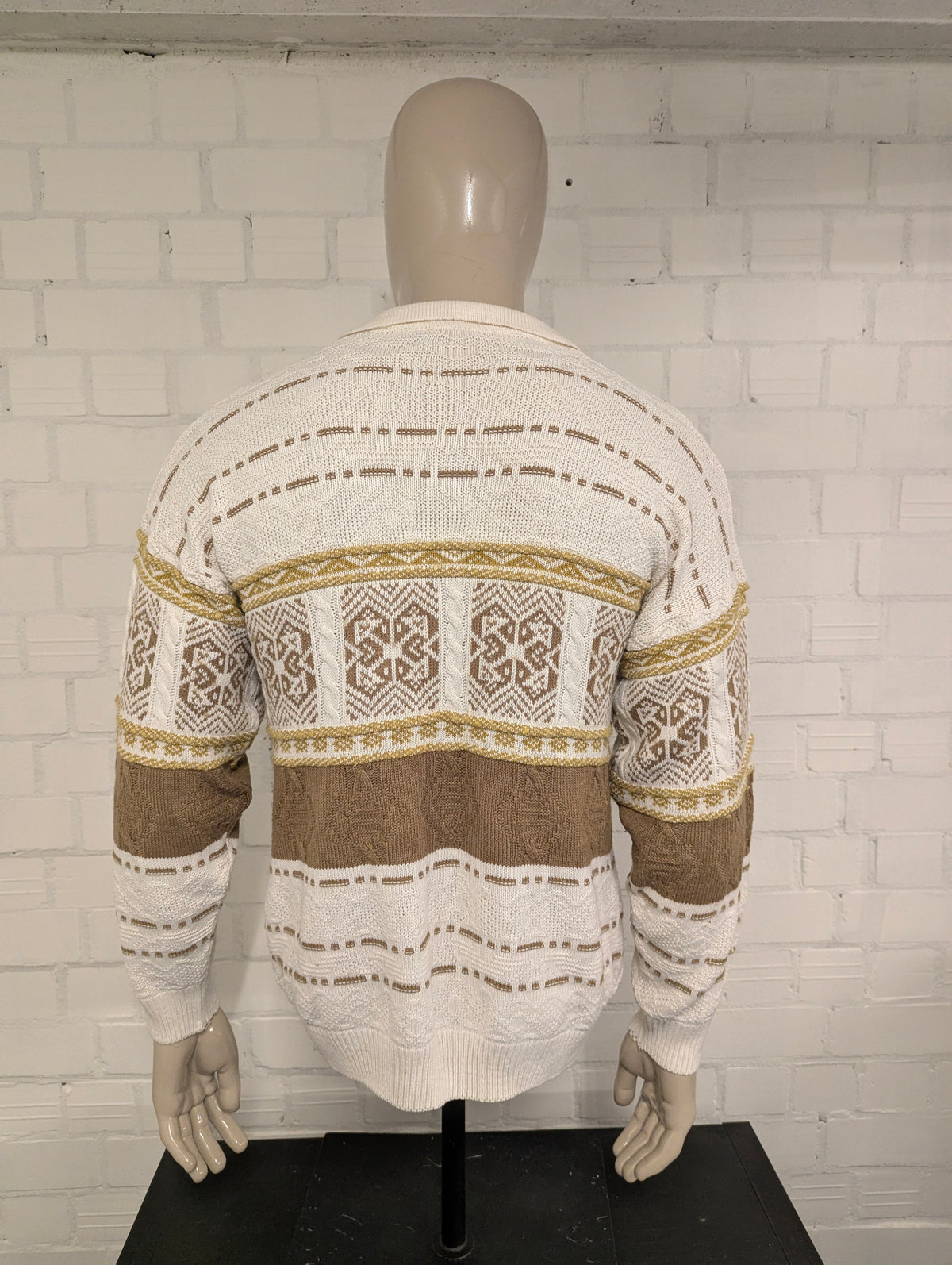 Vintage polo trui – wit/groen voelbaar motief – maat M