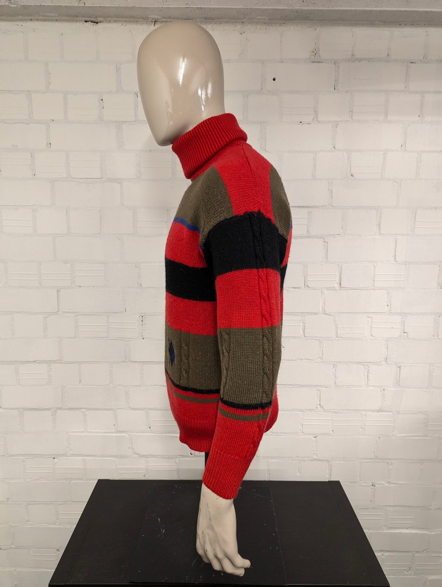 Dolores wollen coltrui – rood/bruin/zwart/blauw – maat M
