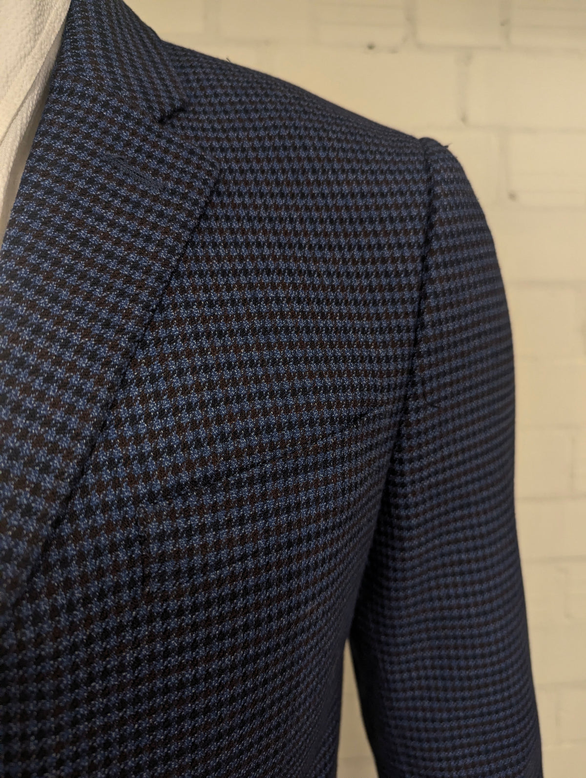 Tommy Hilfiger colbert. Blauw Bruin motief. Maat 48 / M.