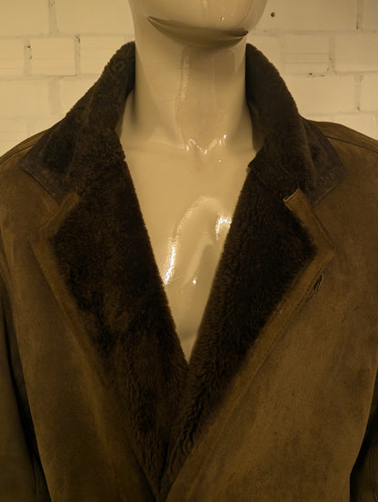 Leren Double Breasted halflange gevoerde jas met (nep) Bontkraag. Donker Bruin gekleurd. Maat L. #706.