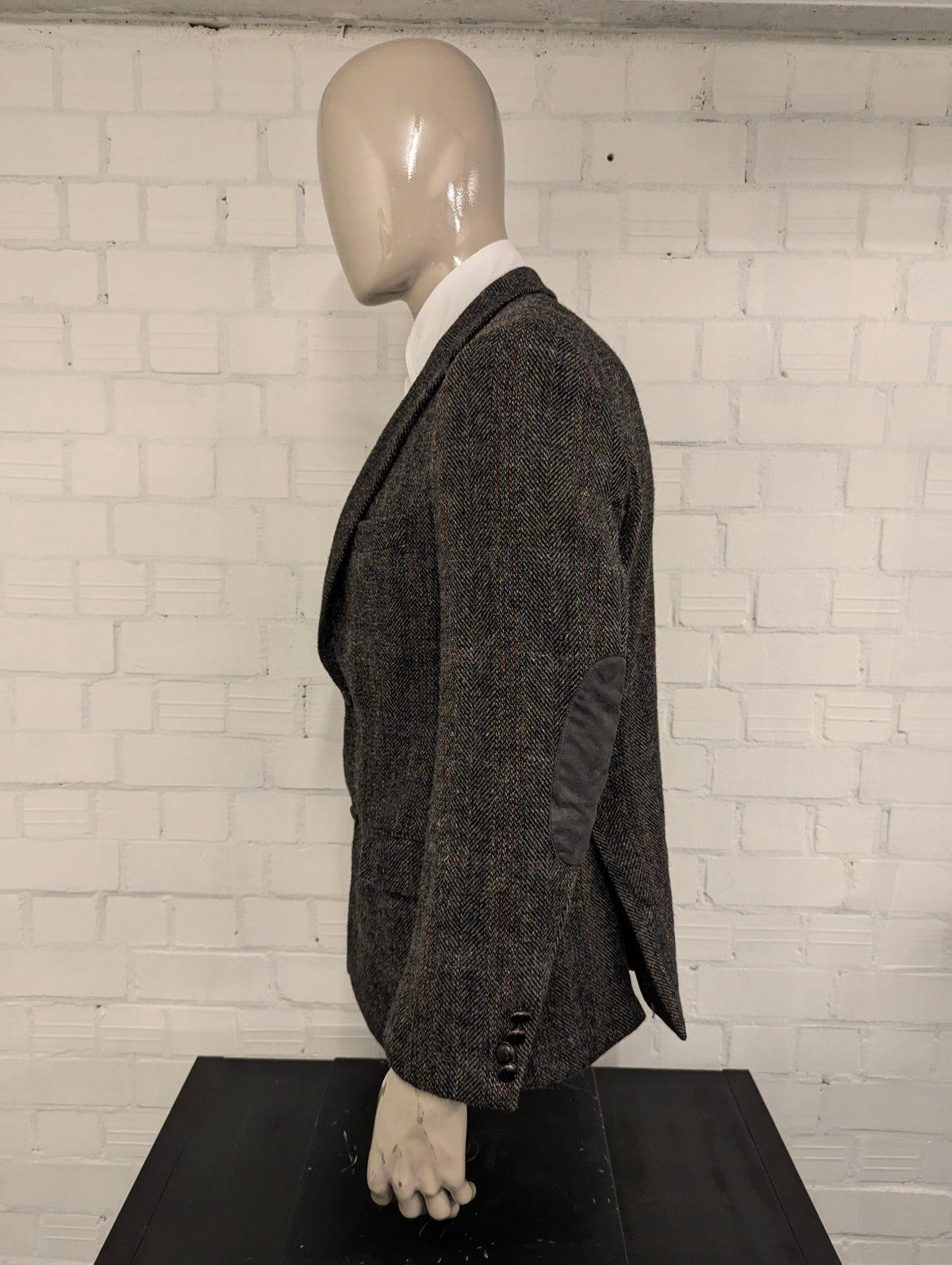 Barutti Harris Tweed colbert met elleboogstukken. Bruin Rood Blauw motief. Maat 52 / L.
