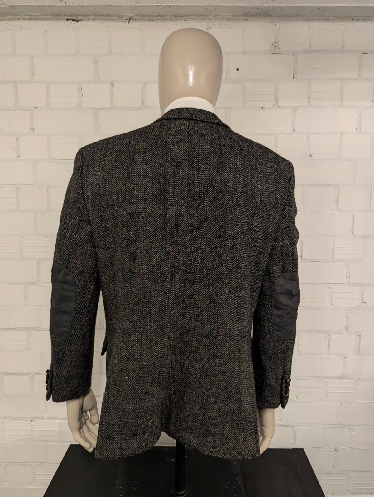 Barutti Harris Tweed colbert met elleboogstukken. Bruin Rood Blauw motief. Maat 52 / L.