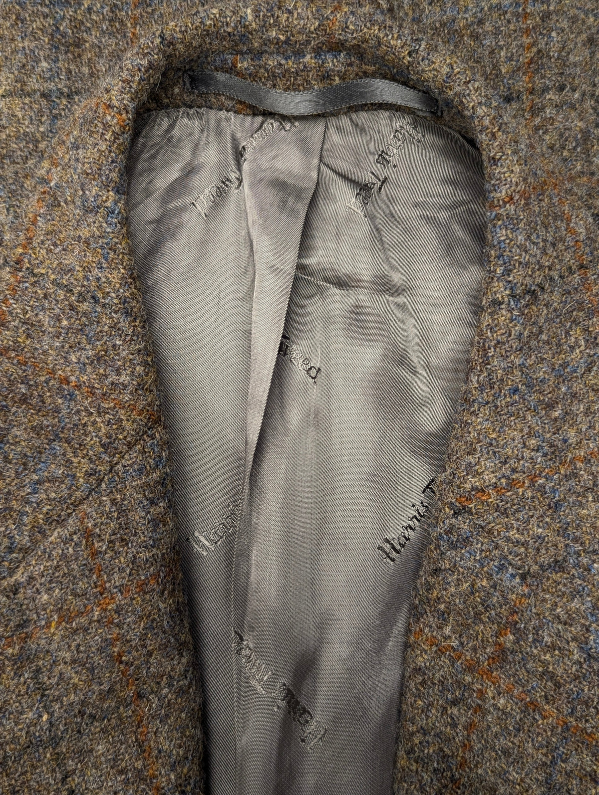 Walbusch Harris Tweed colbert. Kaki Bruin Oranje geruit. Maat 27 (54/L).