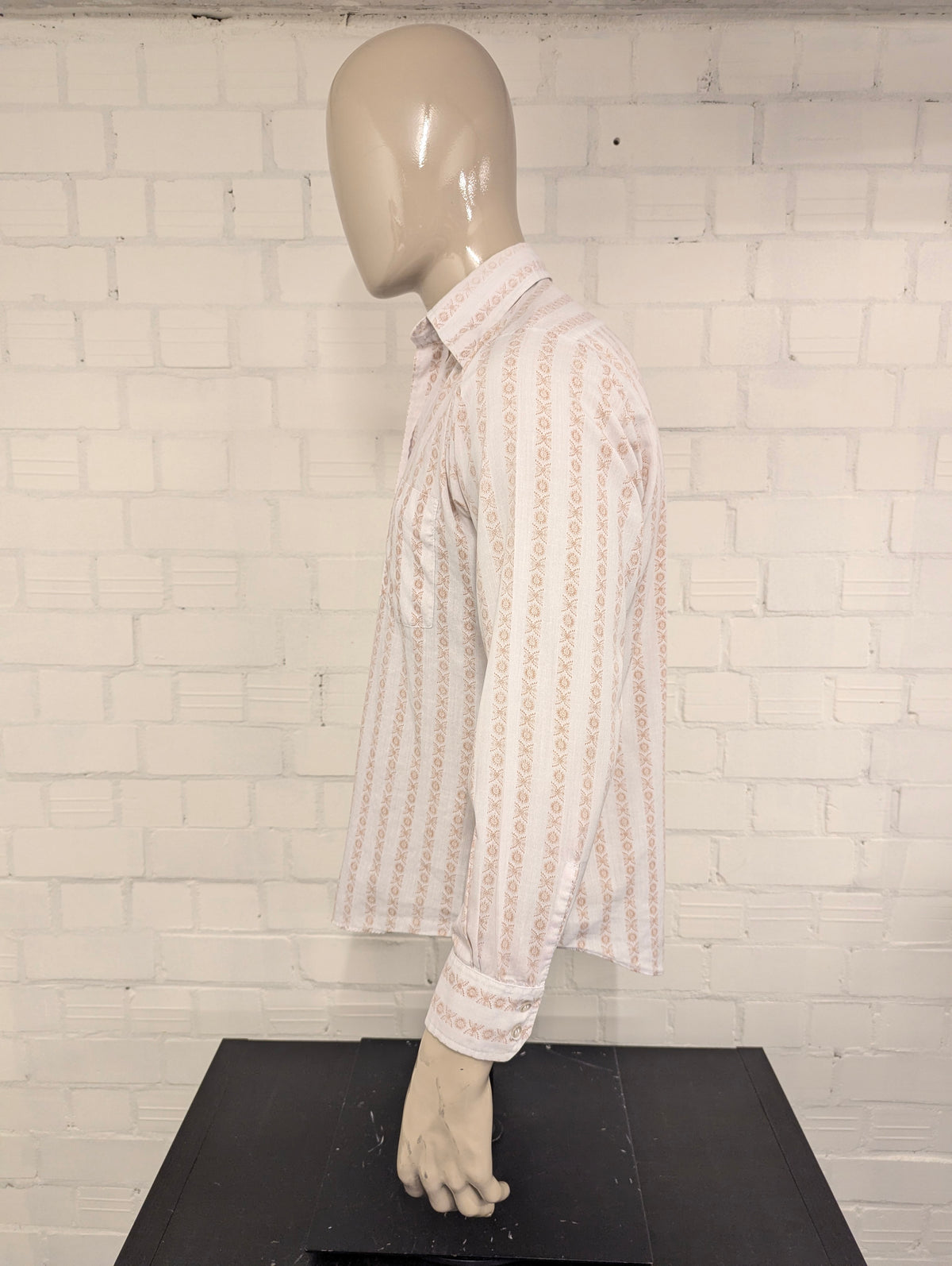 Vintage 70's Hentley overhemd met puntkraag. Beige Bruine print. Maat XL.