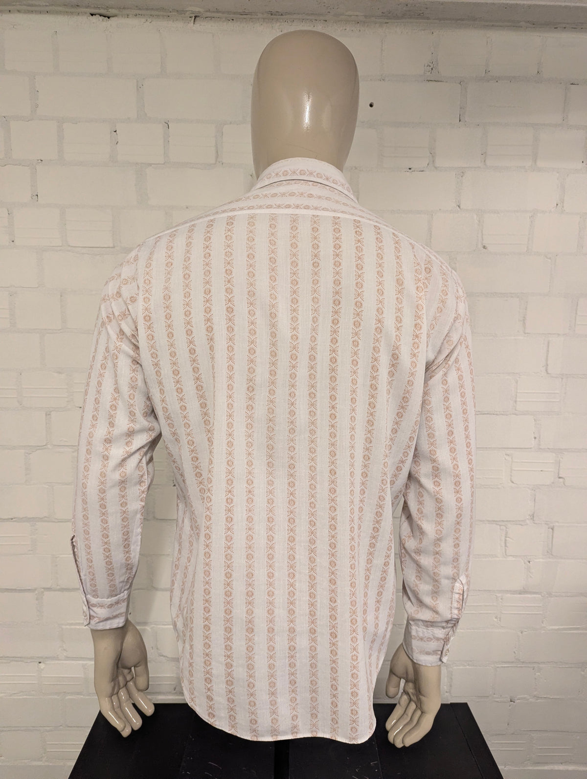 Vintage 70's Hentley overhemd met puntkraag. Beige Bruine print. Maat XL.
