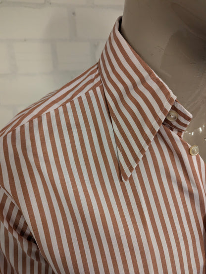 Vintage 70's overhemd met puntkraag en casual manchetknoop. Wit Bruin gestreept. Maat L. #710.