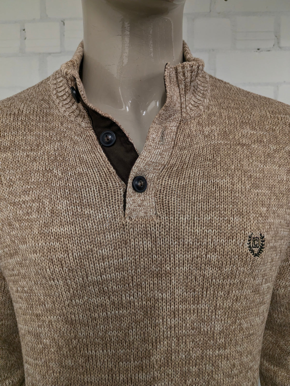 Chaps trui met elleboogstukken en knopen. Bruin Beige gemêleerd. Maat l.