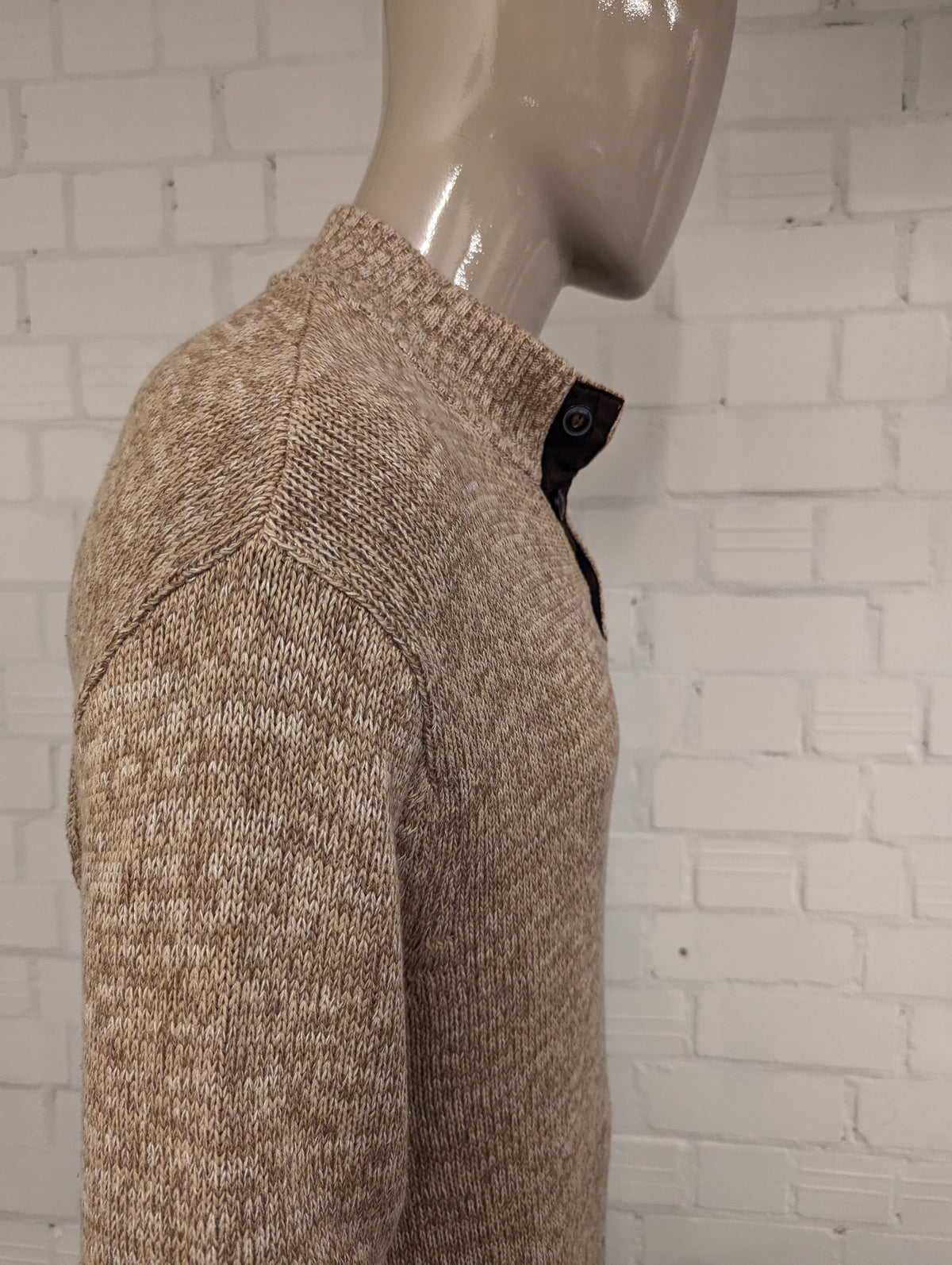 Chaps trui met elleboogstukken en knopen. Bruin Beige gemêleerd. Maat l.