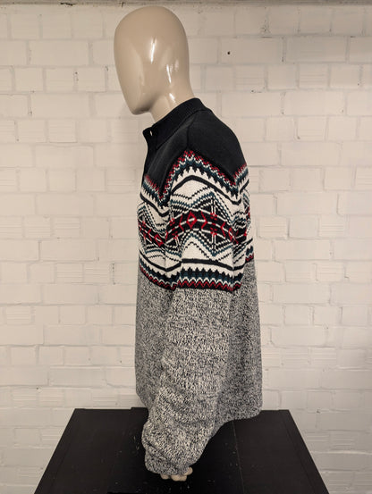 Chaps trui met knopen. Rood Groen Wit Zwart gekleurd. Maat 2XL / XXL.
