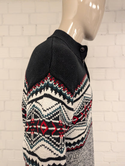 Chaps trui met knopen. Rood Groen Wit Zwart gekleurd. Maat 2XL / XXL.