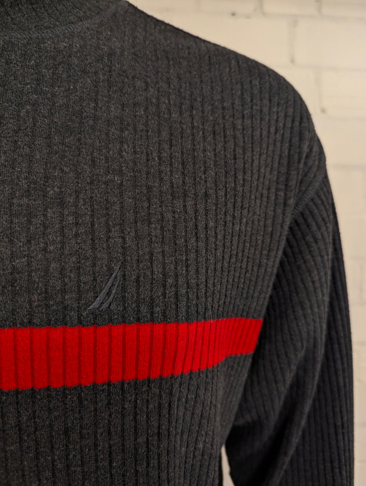 Nautica trui. Grijs Rood gekleurd. Maat 2L / XXL.