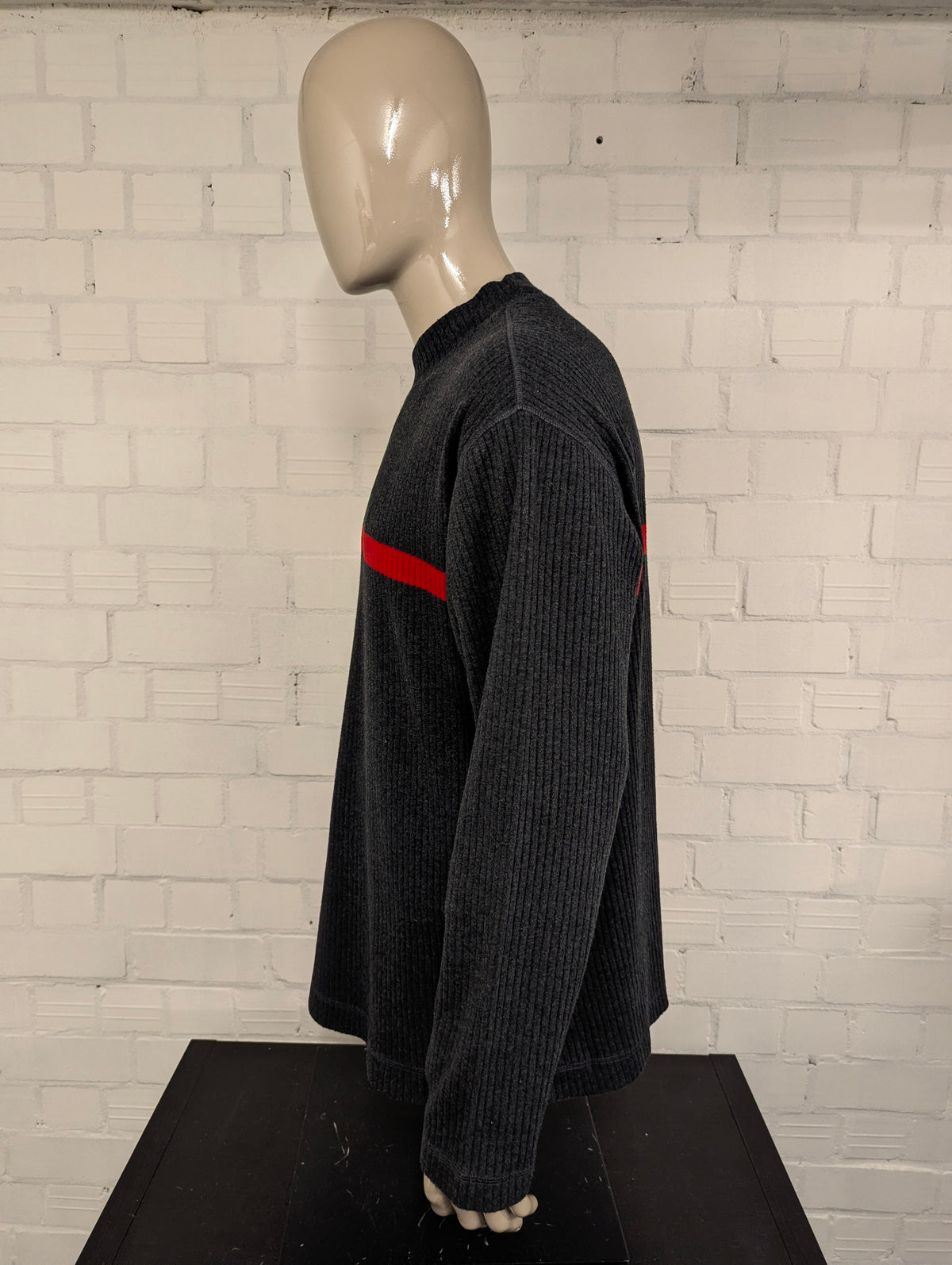 Nautica trui. Grijs Rood gekleurd. Maat 2L / XXL.