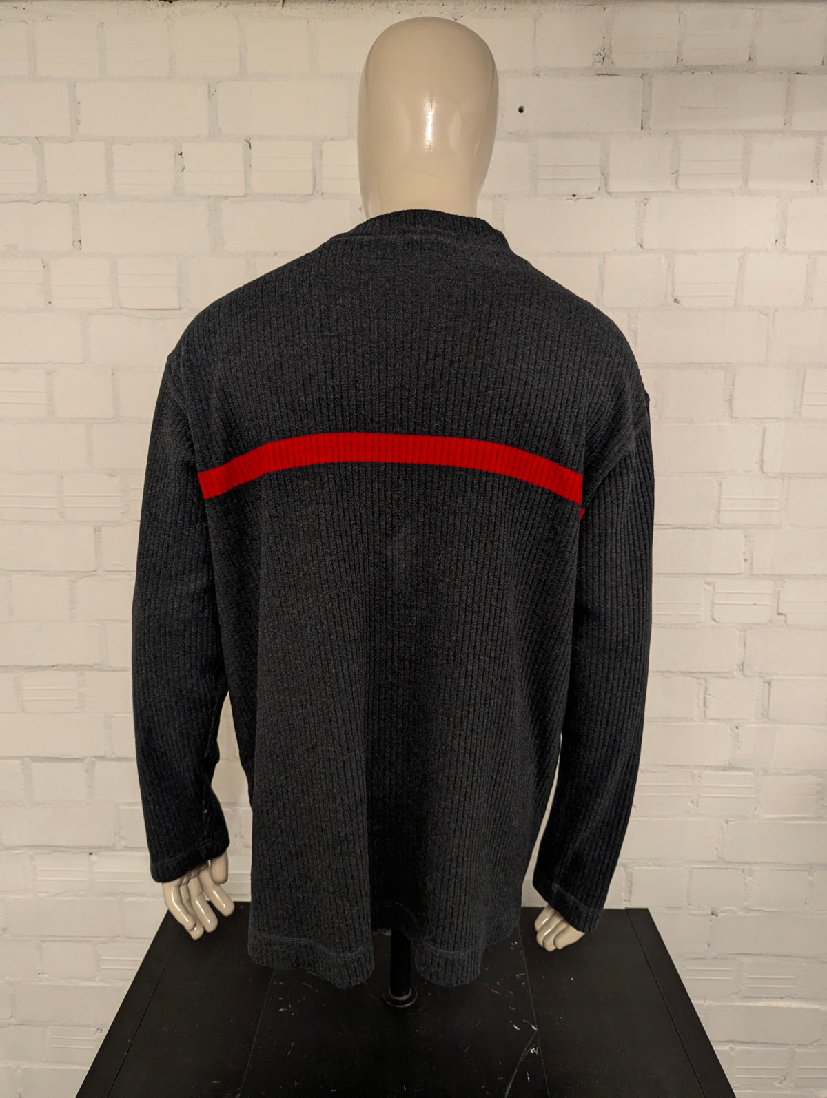Nautica trui. Grijs Rood gekleurd. Maat 2L / XXL.