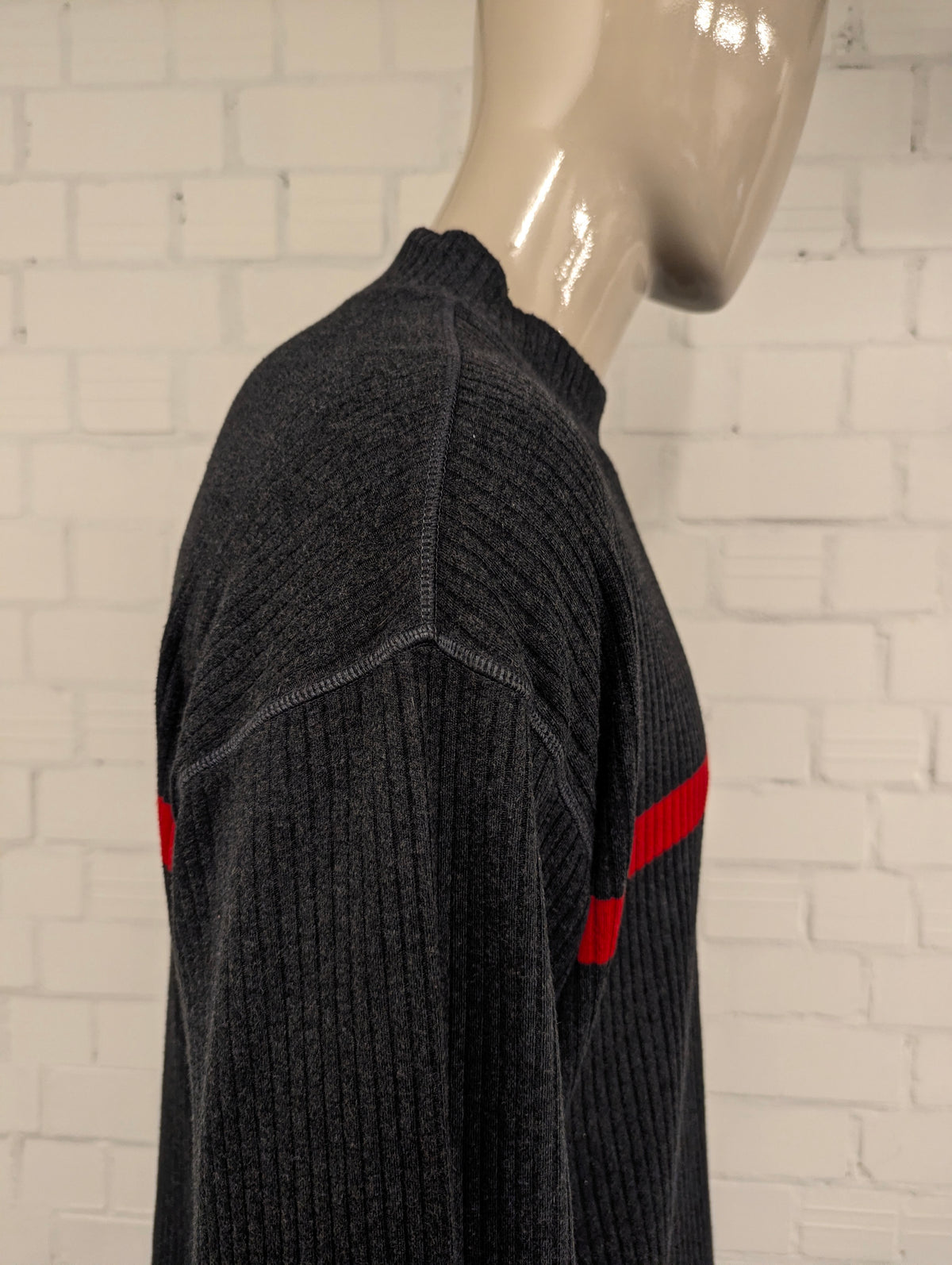 Nautica trui. Grijs Rood gekleurd. Maat 2L / XXL.