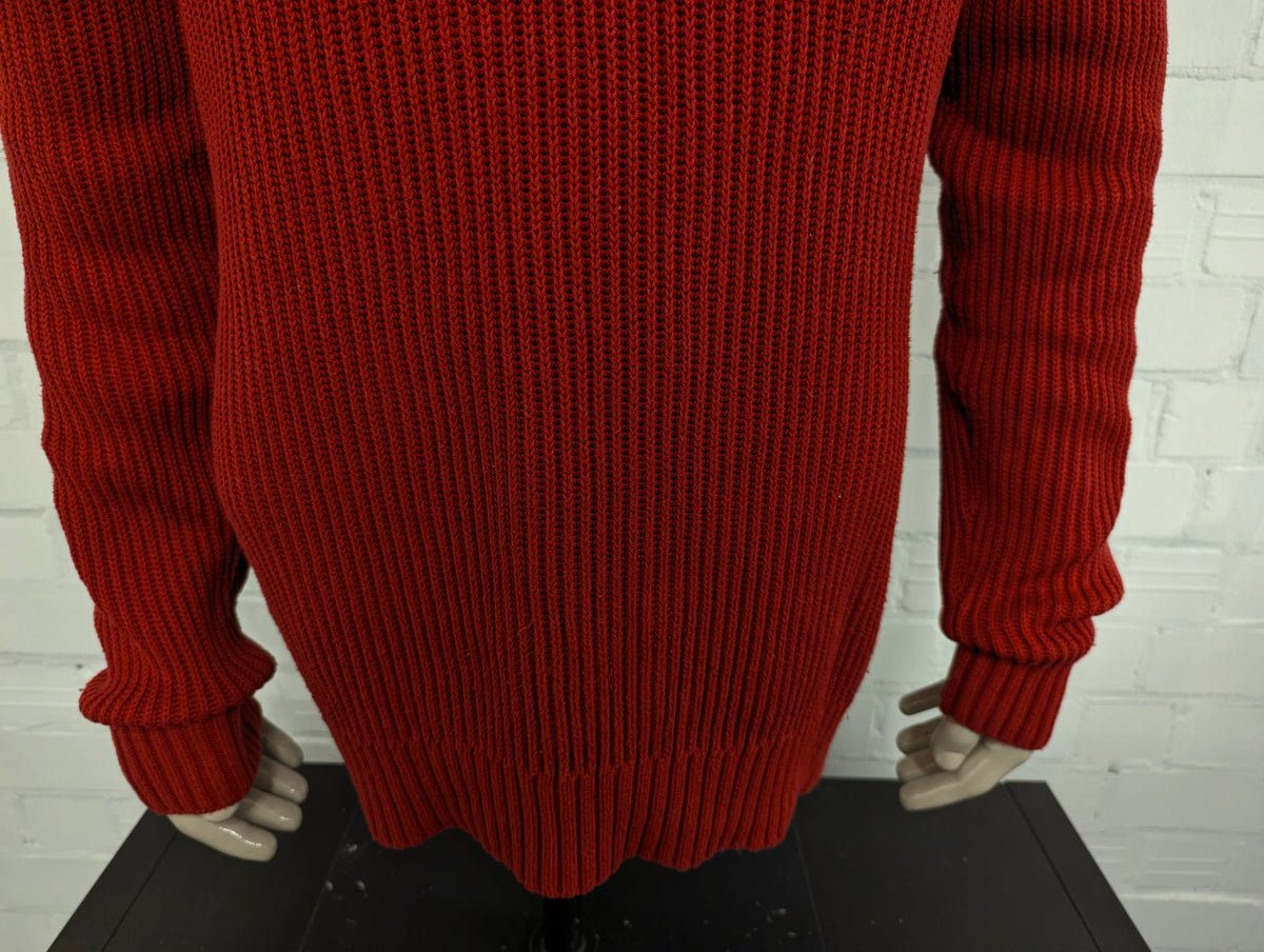 Nautica trui. Rood gekleurd. Maat XL.