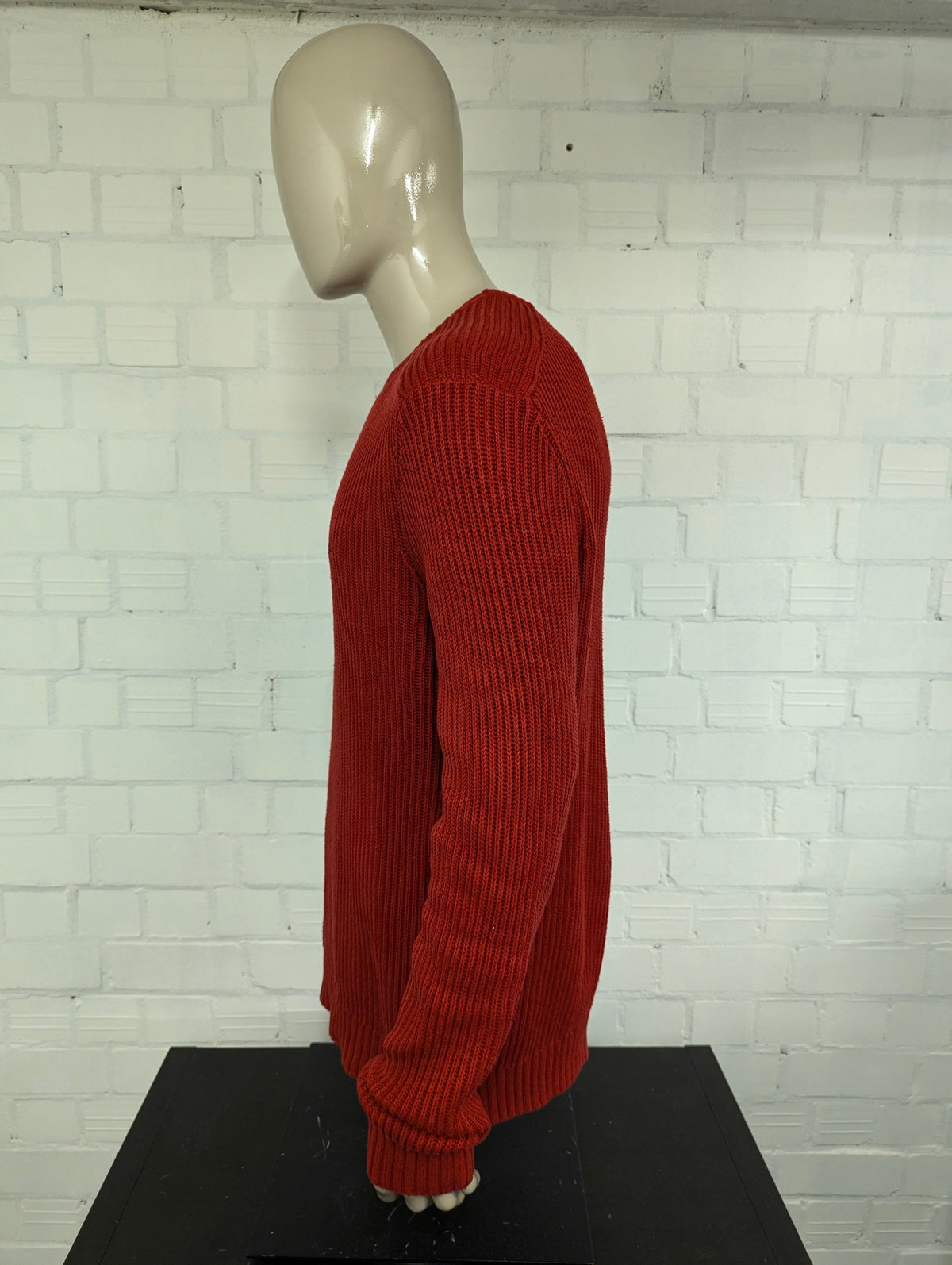 Nautica trui. Rood gekleurd. Maat XL.