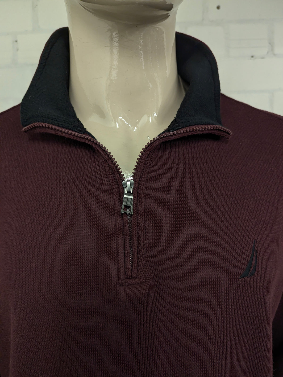 Nautica Quarter Zip trui met korte rits. Bordeaux gekleurd. Maat XL.