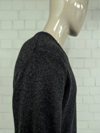 Italian Collection Wollen trui met V-Hals. Donker Grijs gemêleerd. 80% Wol en 20% Polyamide. Maat L.