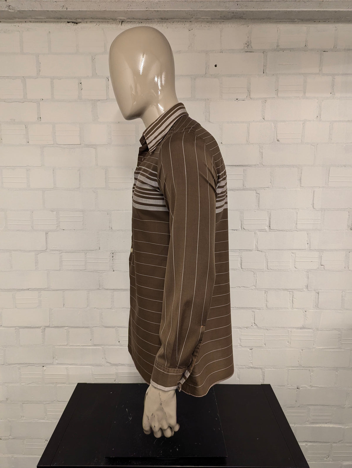 Vintage 70's overhemd met puntkraag. Bruin gestreept. Maat M. #731.