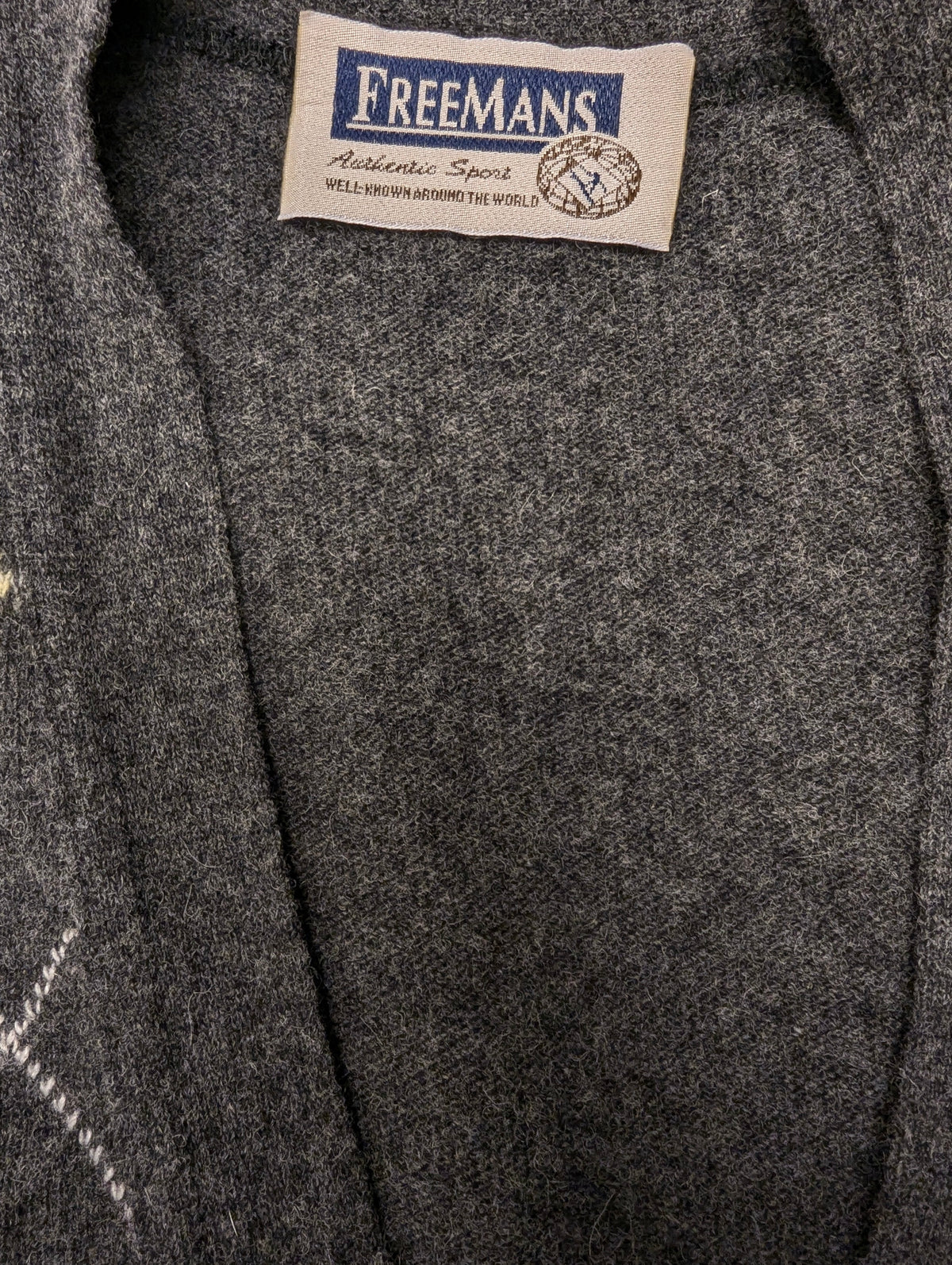 Vintage Freemans Wollen spencer / gilet. Geel Grijze Argyle motief. Maat L. 80% Wol.