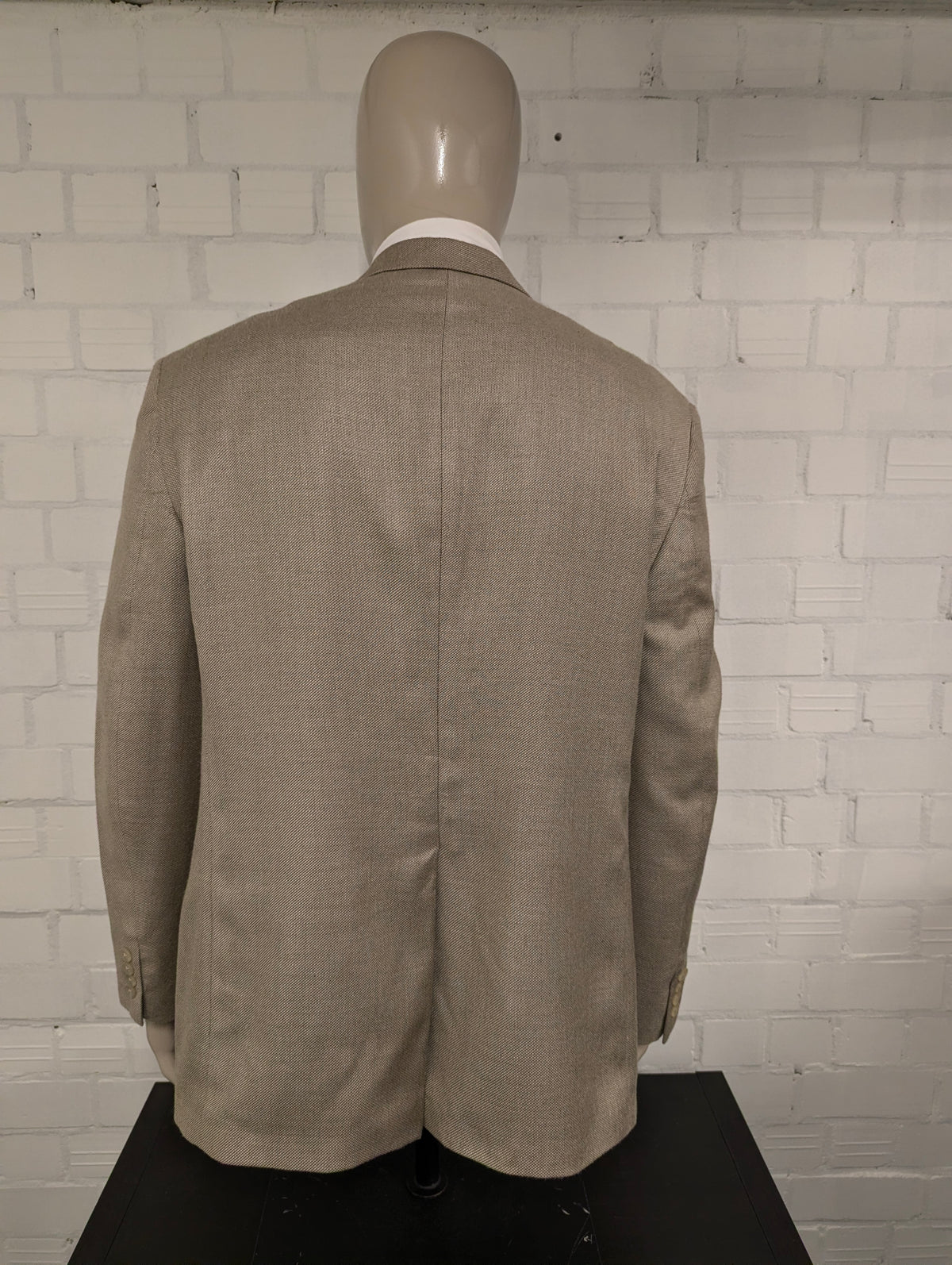 Chaps Colbert. Beige gemêleerd. Maat 56 / XL.
