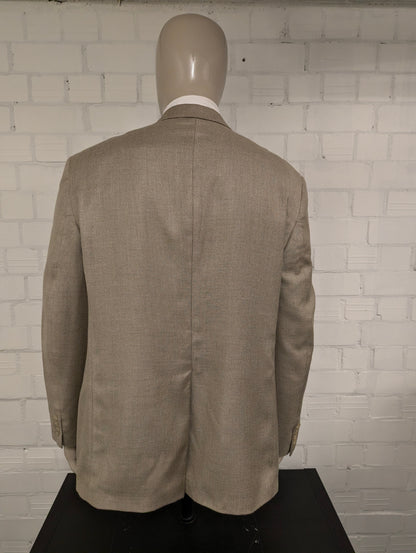Chaps Colbert. Beige gemêleerd. Maat 56 / XL.