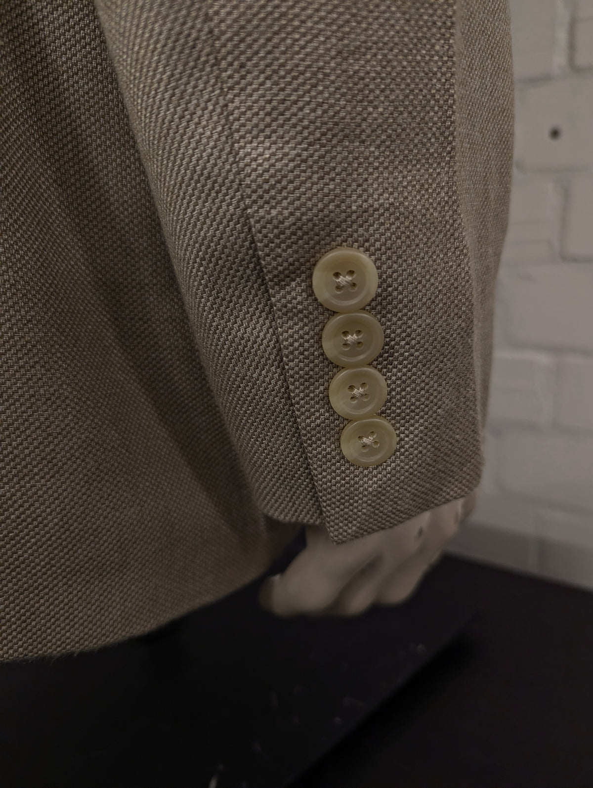 Chaps Colbert. Beige gemêleerd. Maat 56 / XL.