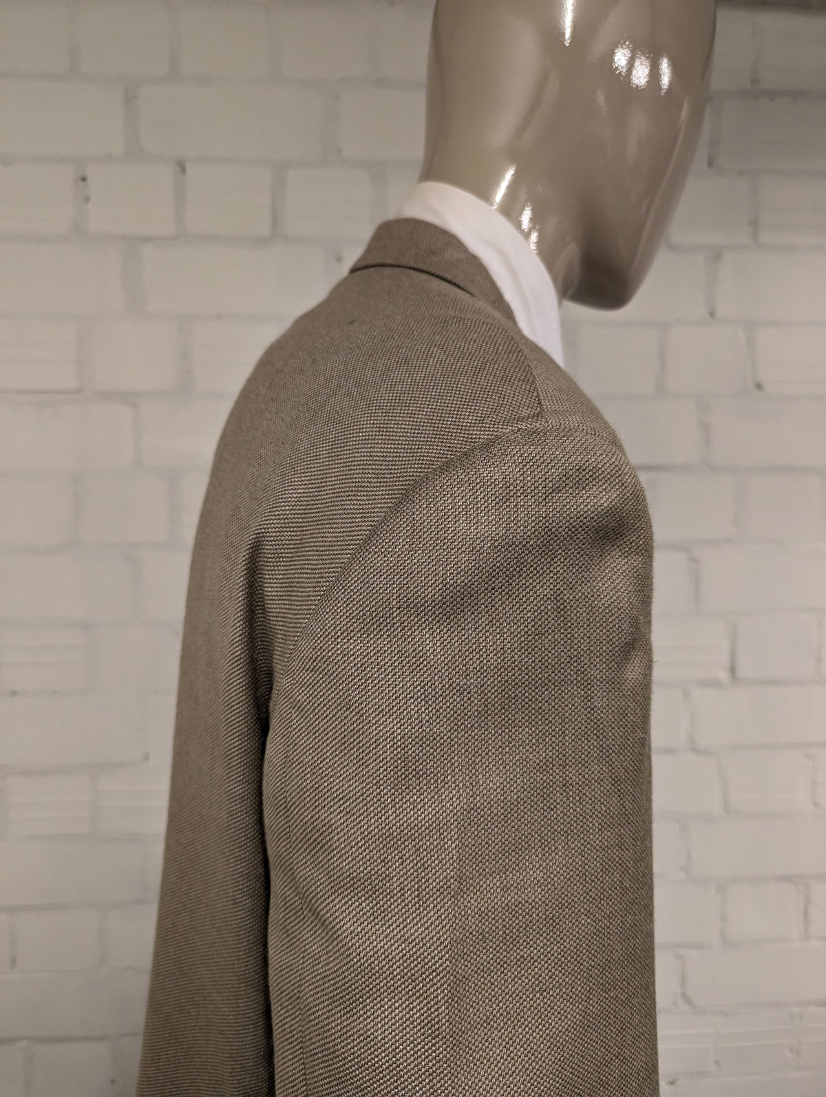 Chaps Colbert. Beige gemêleerd. Maat 56 / XL.