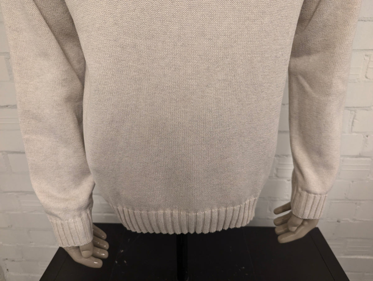 Chaps trui met knopen. Beige gemêleerd. Maat L.
