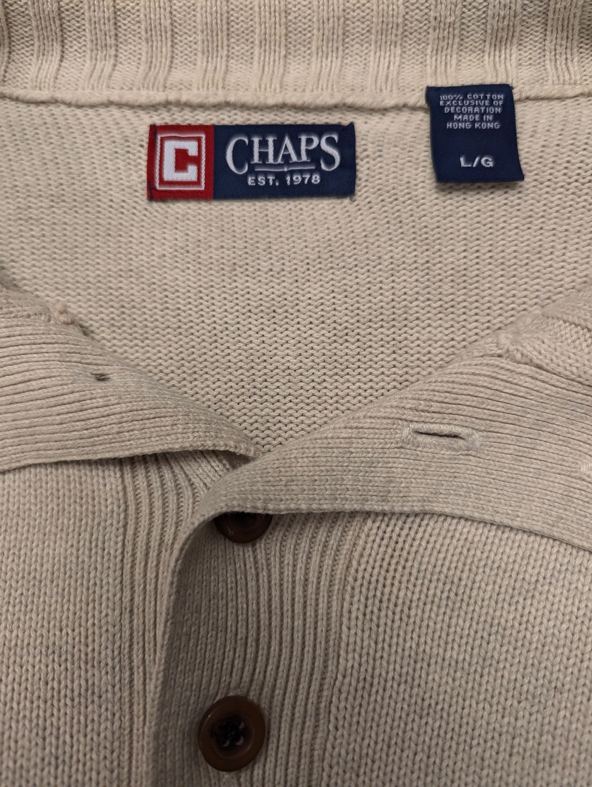 Chaps trui met knopen. Beige gemêleerd. Maat L.